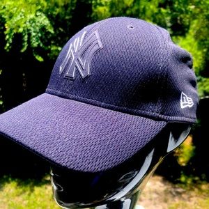 Authentic NY YANKEES baseball cap new vintage one size adjustable 39thirty